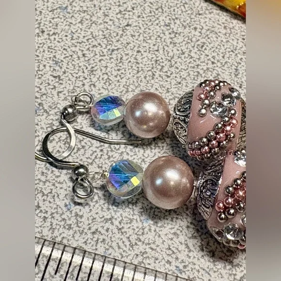 Elegant Silver and Pink Beaded Earrings Indonesian feel - Picture 5 of 7